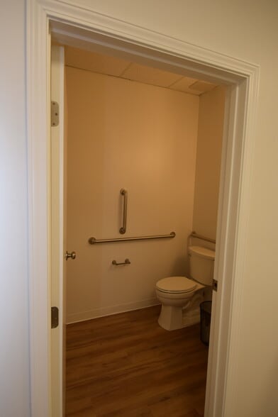 More Photos Of 6128 Brookshire Blvd, Charlotte Light Distribution For Lease