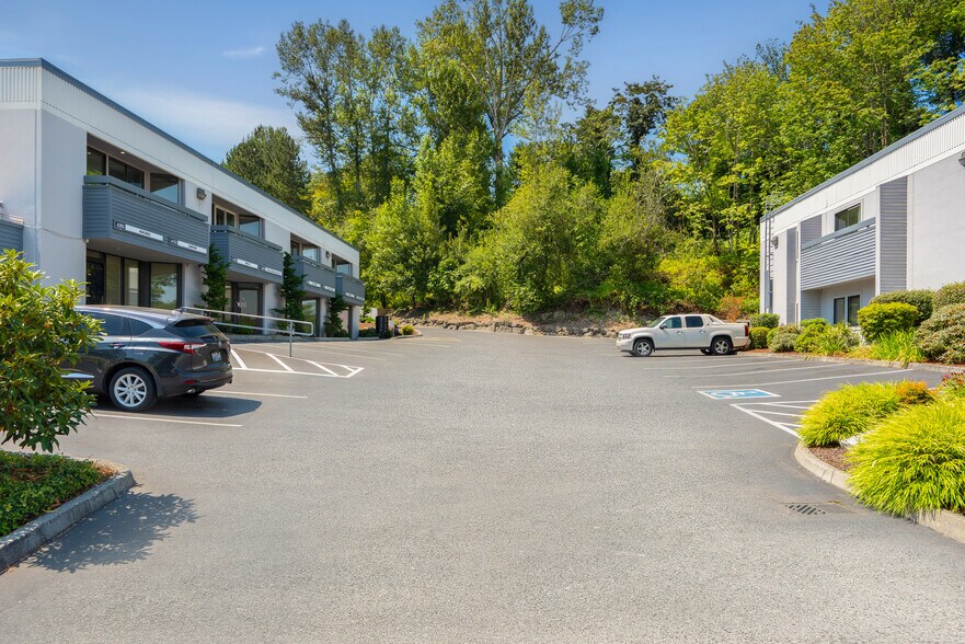 More Photos Of 901 Rainier Ave N, Renton Unknown For Lease