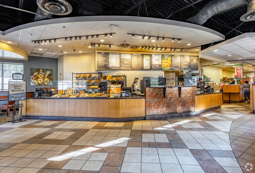 More Photos Of 1914 4th St N, Saint Petersburg Storefront Retail Office For Lease