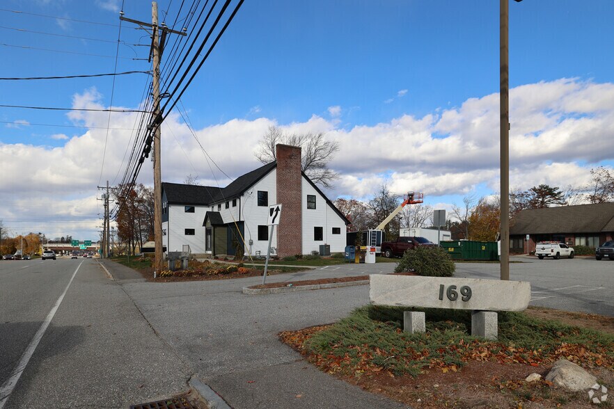 More Photos Of 168 S River Rd, Bedford Office For Lease