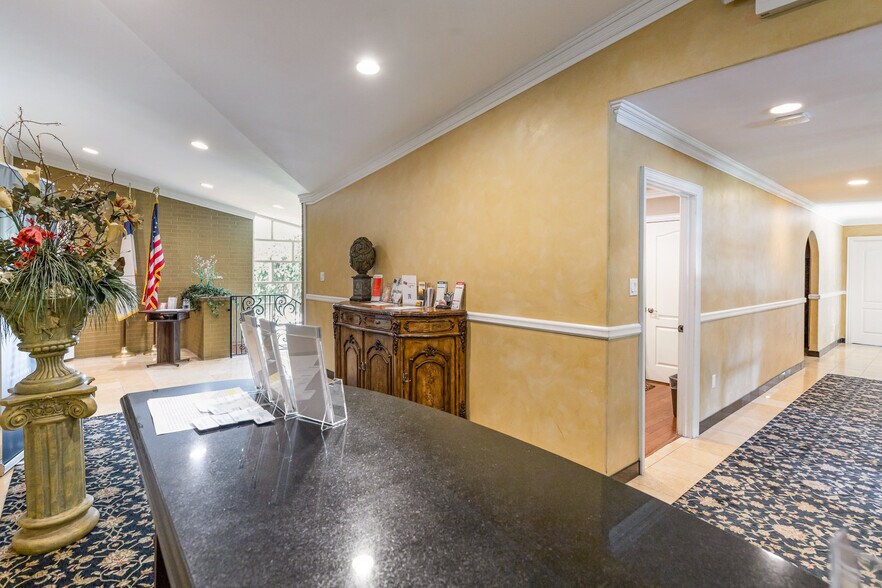 More Photos Of 939 S Wisconsin St, Hobart Religious Facility For Sale