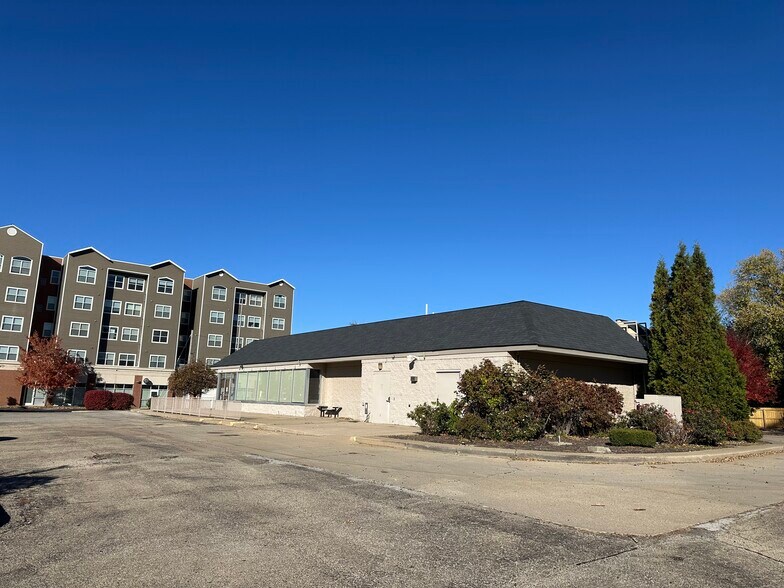 More Photos Of 1017 W Main St, Peoria Freestanding For Sale