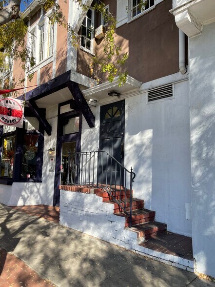 More Photos Of 7473 Melrose Ave, West Hollywood Storefront Retail Office For Lease