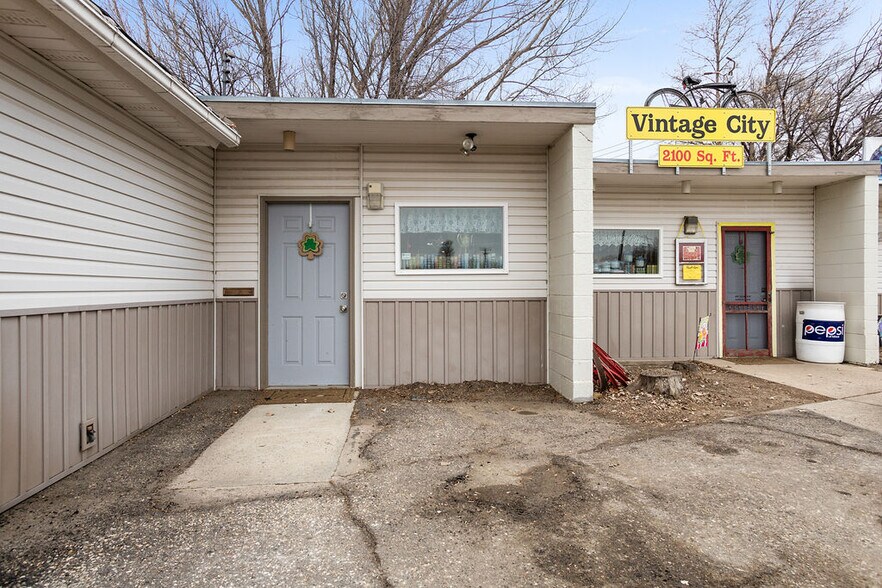 More Photos Of 2001 8th Ave SE, Minot General Retail For Sale
