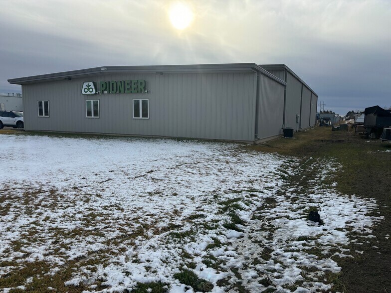 More Photos Of 6220 E Highway 2, Minot Service For Lease