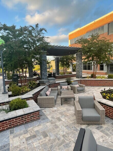 More Photos Of 10530-10550 Linden Lake Plz, Manassas Medical For Lease