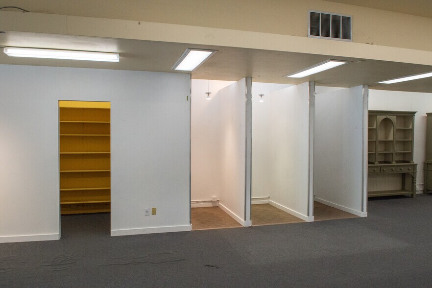 More Photos Of 435 Center St, Healdsburg Unknown For Lease