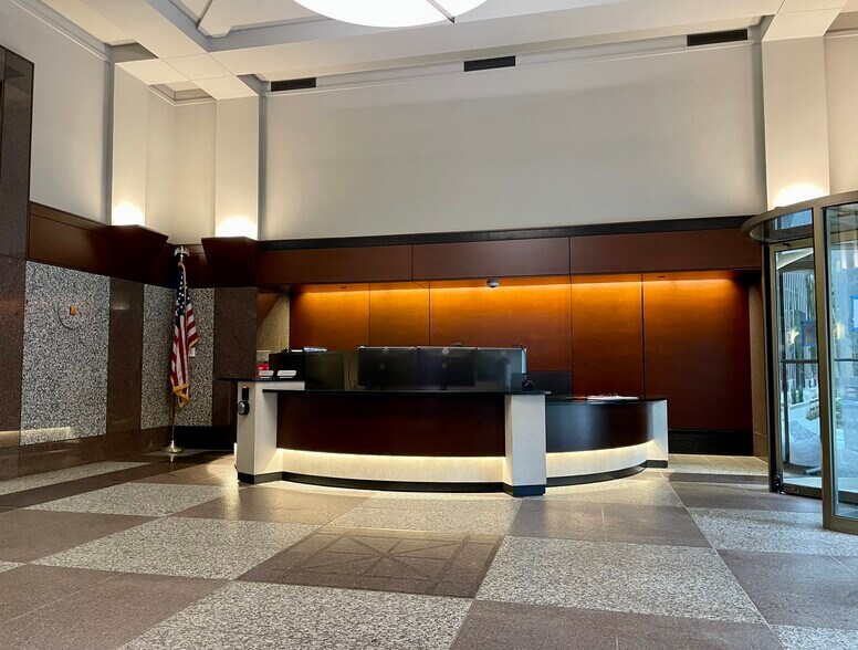 More Photos Of 699 Walnut St, Des Moines Office For Lease
