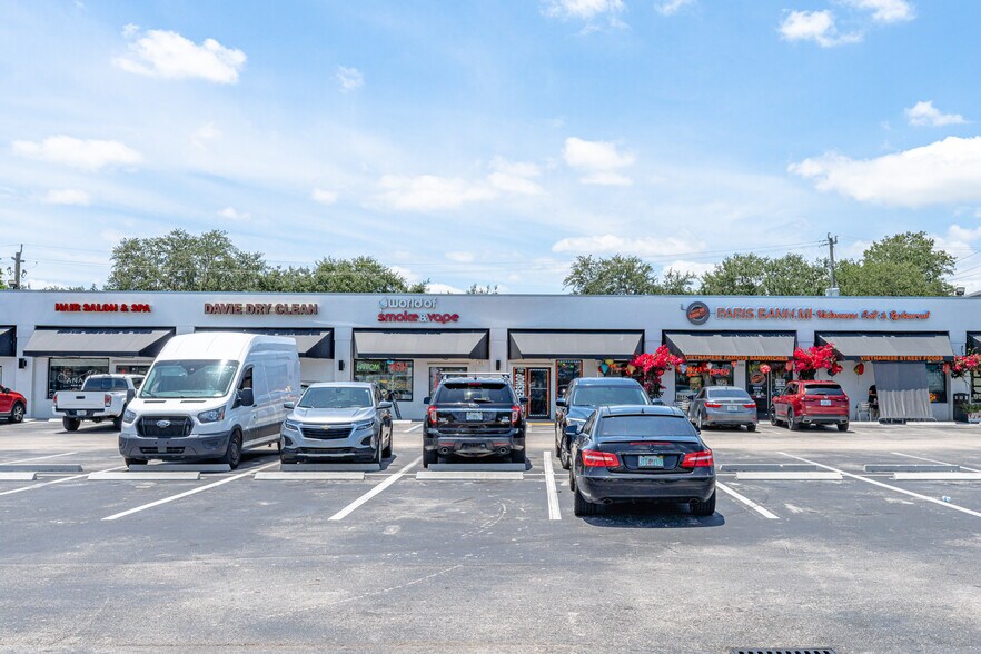 More Photos Of 7110-7162 Stirling Rd, Hollywood Storefront For Sale