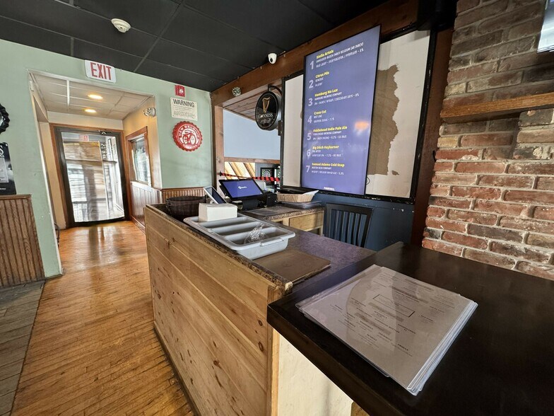 More Photos Of 4348 Seneca St, West Seneca Restaurant For Sale