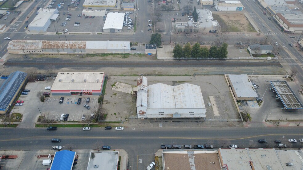 More Photos Of 121 N Gateway Dr, Madera Freestanding For Sale