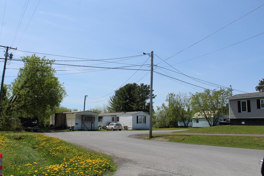 More Photos Of 50 Davis St, Presque Isle Multifamily For Sale