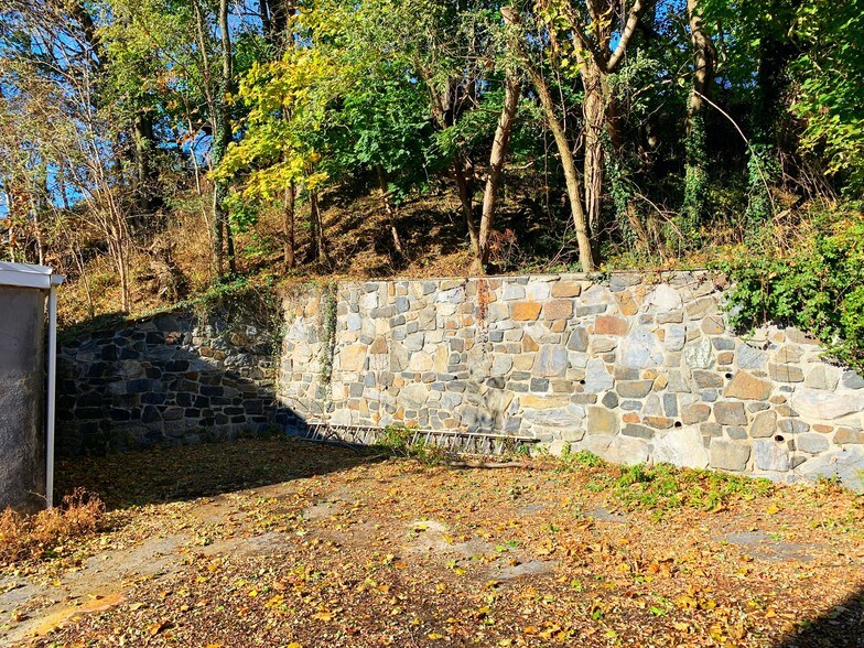 More Photos Of 42 River St, Sleepy Hollow Village Manufacturing For Sale