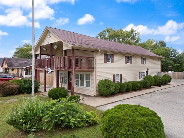 More Photos Of 4418 Main St, Clay City Flex For Sale