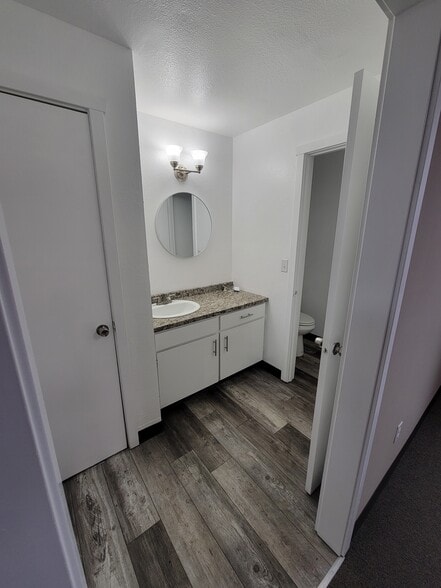 More Photos Of 7817 Pacific Ave, Tacoma Office For Sale