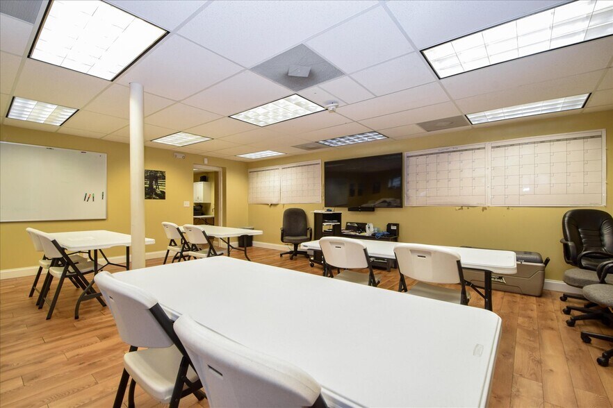 More Photos Of 2314 Patterson Ave SW, Roanoke Office For Sale