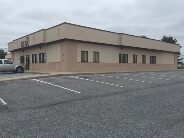 More Photos Of 900 Holly Dell Ct, Sewell Freestanding For Lease