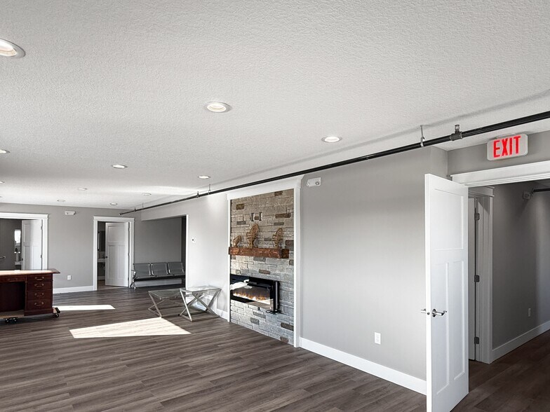 More Photos Of 1911 NE 58th Ave, Des Moines Industrial For Sale