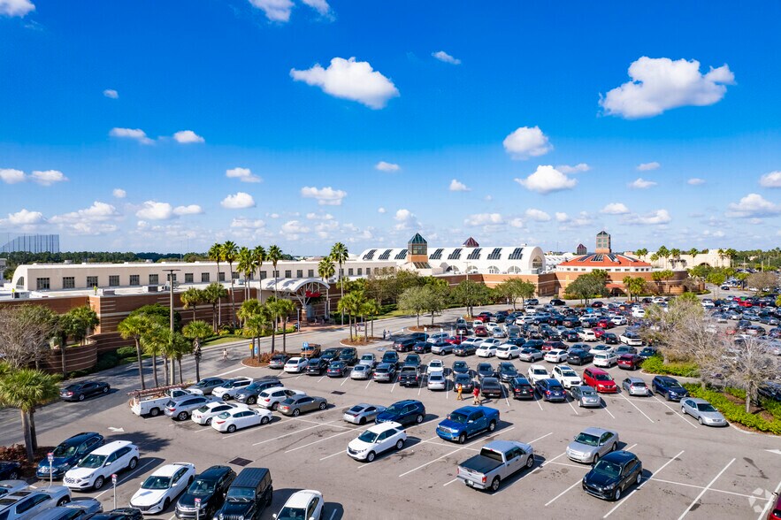 More Photos Of 459 Brandon Town Center Dr, Brandon General Retail For Lease