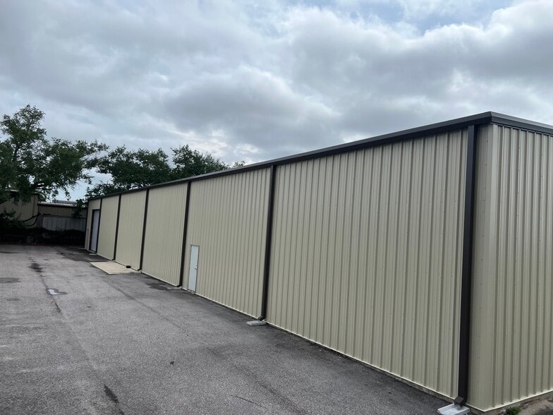 More Photos Of 4625 N 122nd Ave, Clearwater Warehouse For Lease