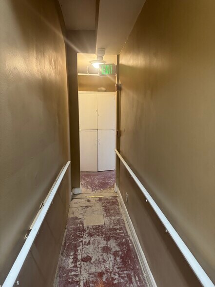 More Photos Of 2449 Shirley Ave, Baltimore Flex For Sale