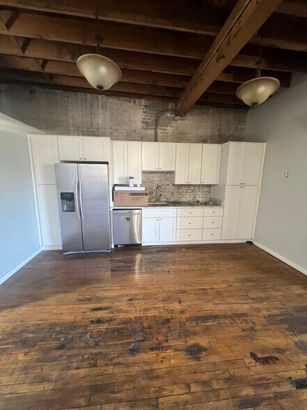 More Photos Of 509 NE 1st Ave, Minneapolis Storefront Retail Office For Lease