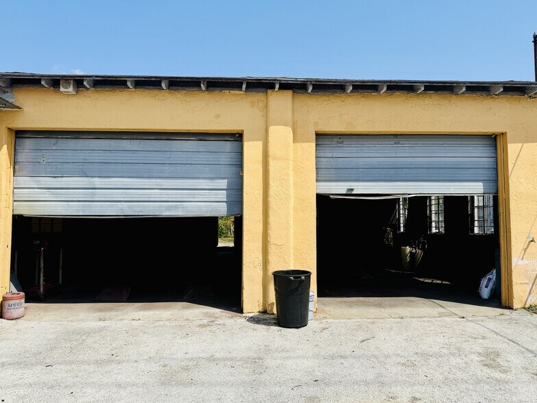 More Photos Of 3425 N 15th St, Tampa Auto Repair For Sale