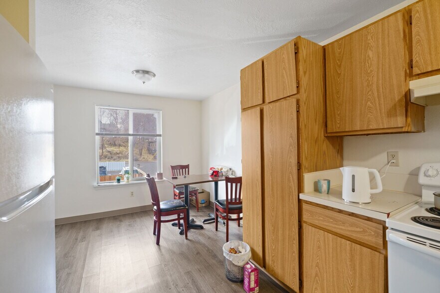 More Photos Of 414 NE Norton Ave, Bend Apartments For Sale