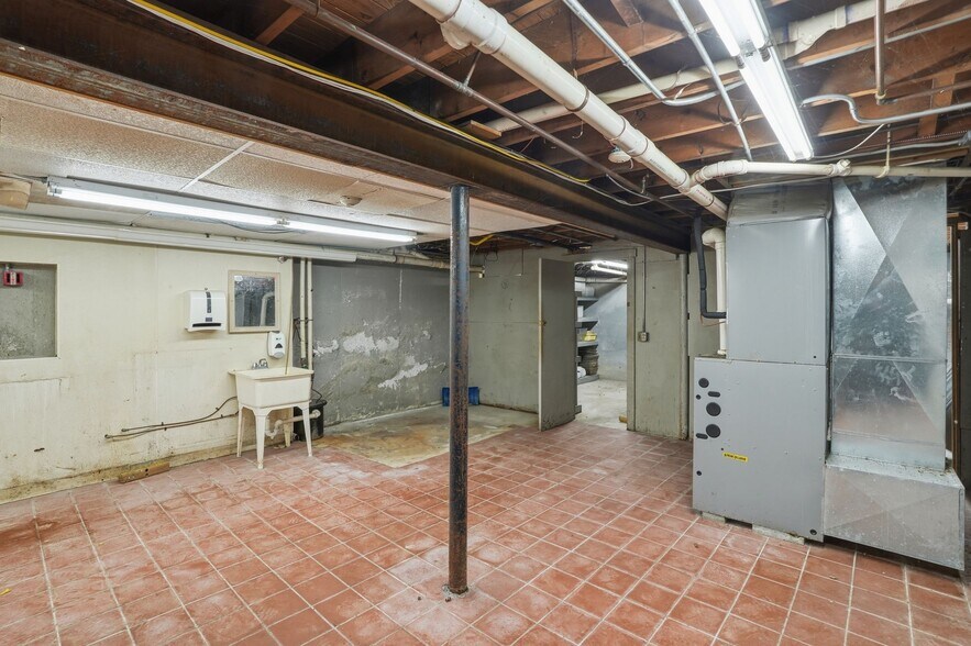 More Photos Of 332 Farnum Pike, Smithfield Restaurant For Sale