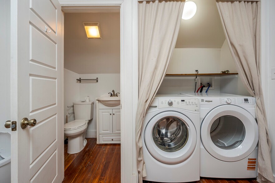 More Photos Of 199 E Loudon Ave, Lexington Office Residential For Sale