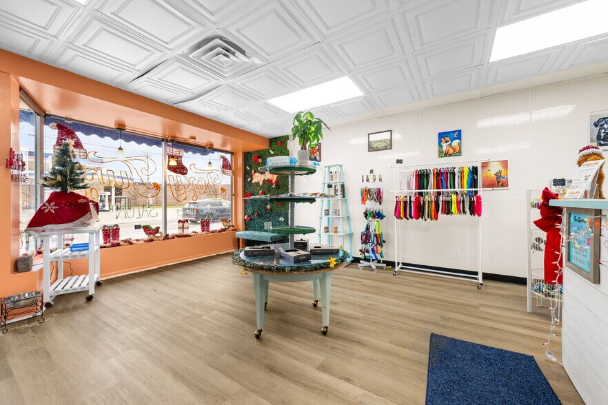 More Photos Of 2024-2032 W Schaaf Rd, Cleveland General Retail For Sale