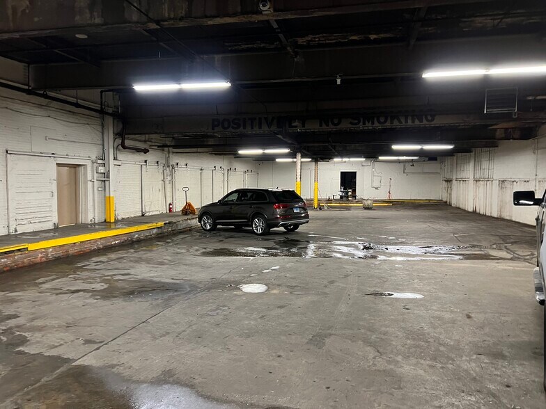 More Photos Of 1055 Broad St, Hartford Manufacturing For Sale