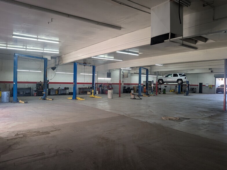More Photos Of 3024 Fremont St, Las Vegas Auto Dealership For Lease