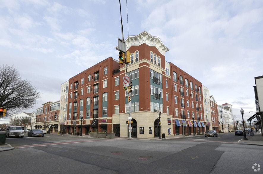 More Photos Of 1 Village Grn, Patchogue Apartments For Lease