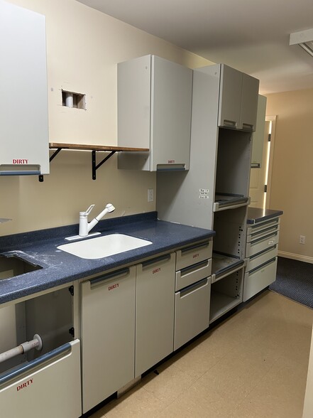 More Photos Of 292 South St, Blue Hill Office For Lease