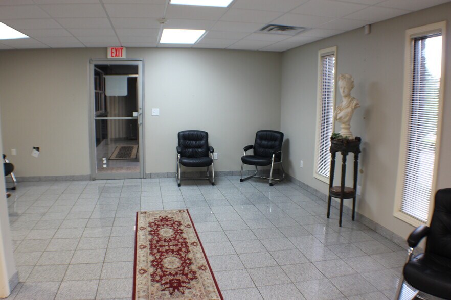 More Photos Of 1637 N Eastman Rd, Kingsport Office For Lease
