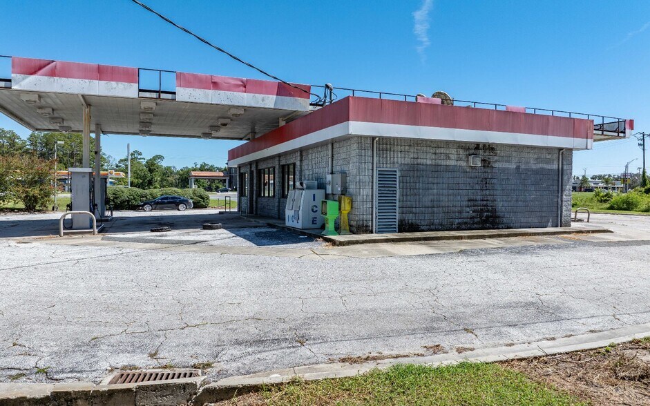 More Photos Of 6669 US-129 Hwy, Live Oak Convenience Store For Sale