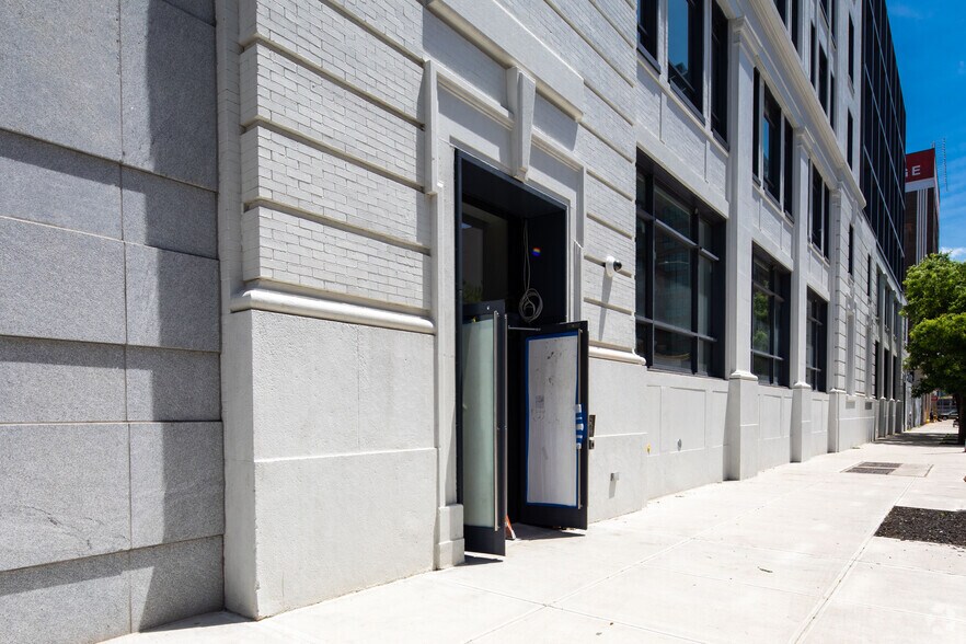 More Photos Of 45-18 Court Sq, Long Island City Office For Sale