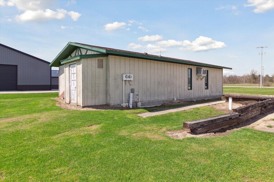 More Photos Of 1395 W Monroe Rd, Saint Louis Office For Sale