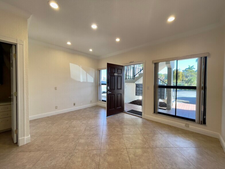 More Photos Of 312 S Old Dixie Hwy, Jupiter Office For Lease