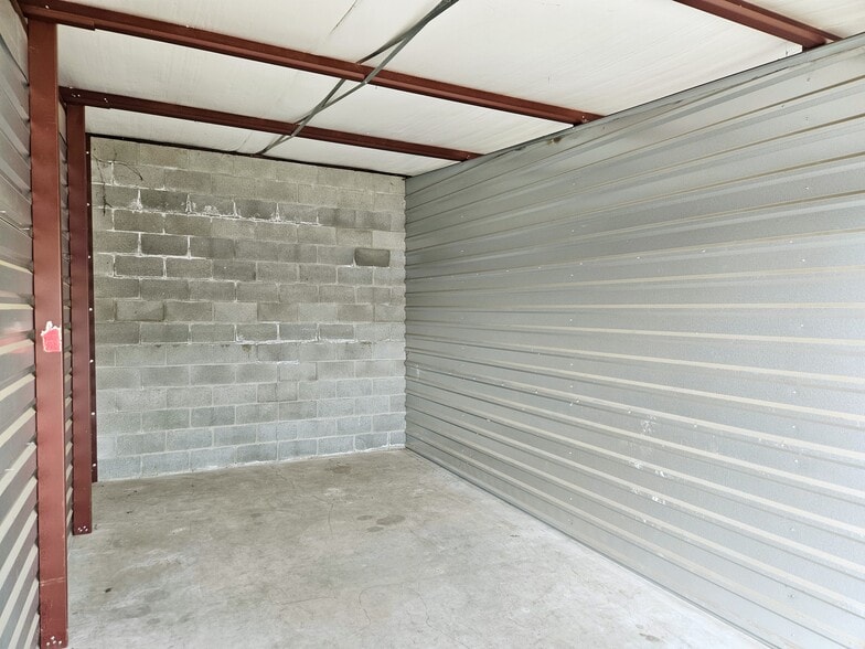 More Photos Of 1060 Dillon Way, Central Point Self Storage For Sale