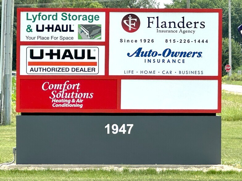 More Photos Of 1947 N Lyford Rd, Rockford Self Storage For Lease