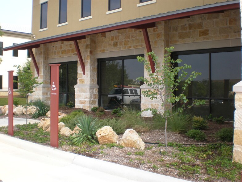 More Photos Of 335 E Sonterra Blvd, San Antonio Medical For Lease