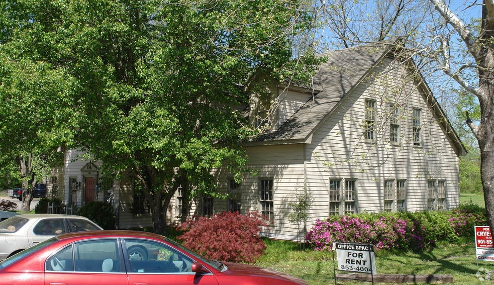 More Photos Of 185 Center St, Collierville Office For Lease