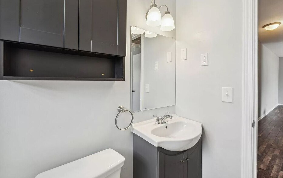 More Photos Of 4221 N Grand River Ave, Lansing Apartments For Sale