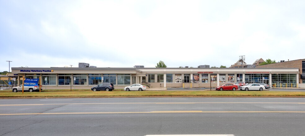 More Photos Of 8500-8502 Lee Hwy, Fairfax Storefront For Lease