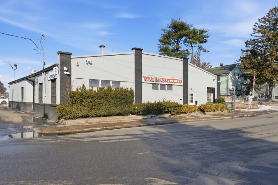 More Photos Of 59 W Church St, Spring Valley Auto Repair For Sale