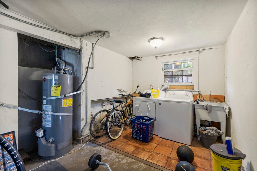 More Photos Of 2900 Barrett Ave, Richmond Multifamily For Sale