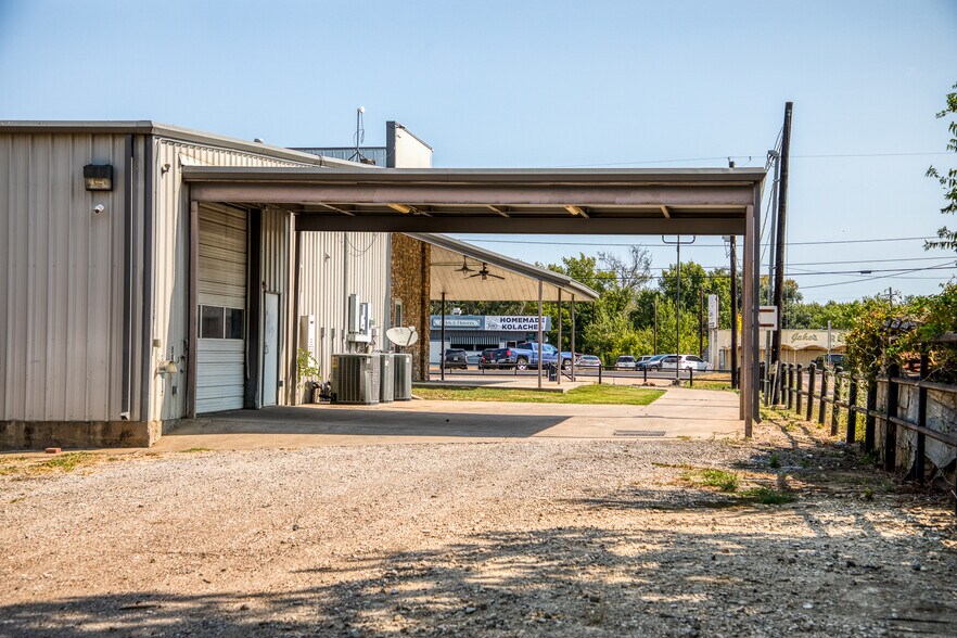 More Photos Of 185 State Highway 36 N, Caldwell Freestanding For Sale