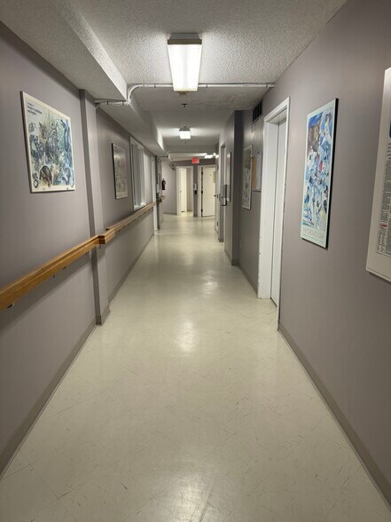 More Photos Of 725 Gibralter St, Norfolk Flex For Sale